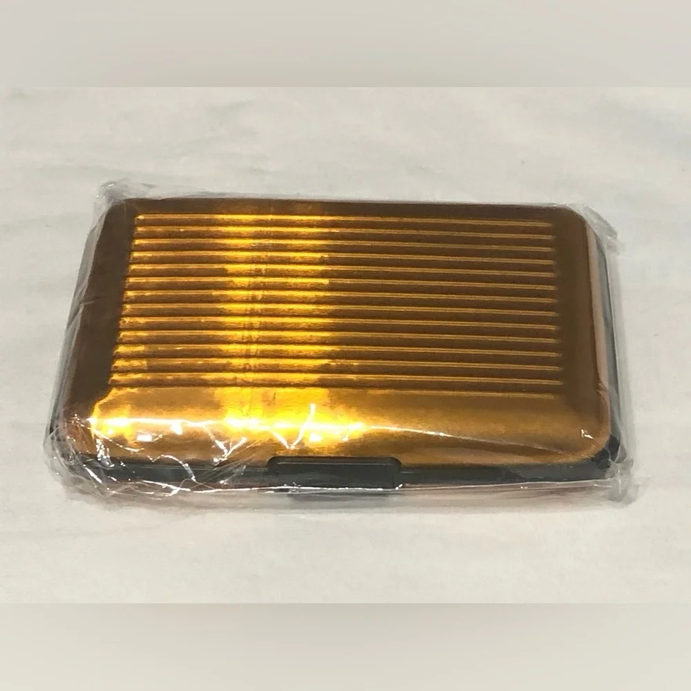 fashion Credit cards holder buckle. Yellow